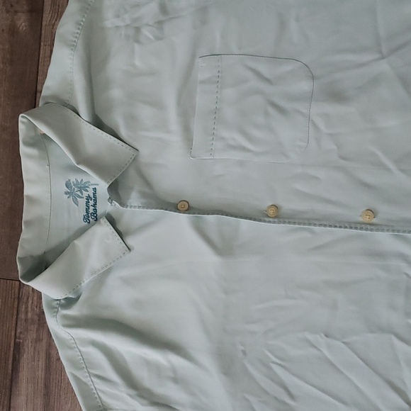 Tommy Bahama 100%silk button down shirt - Picture 2 of 9